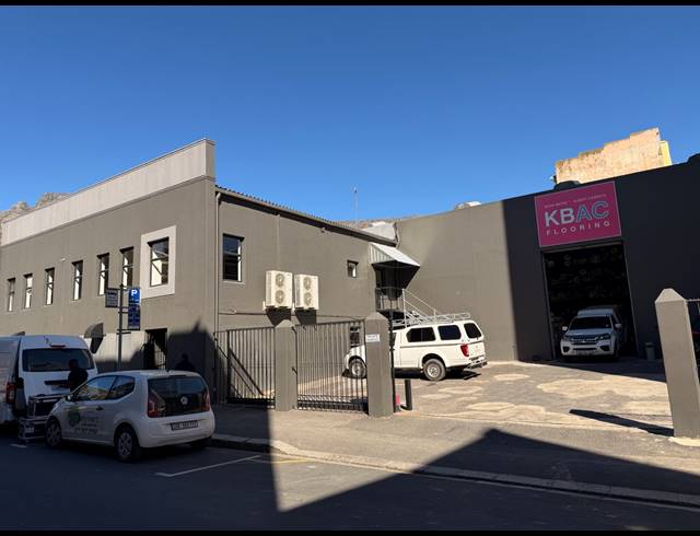 1,239M² WAREHOUSE TO LET IN CAPE TOWN CITY CENTRE